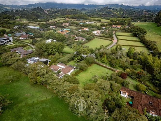 Lote en venta en El Porvenir, Rionegro, 2456 m² · foto 7 de 12