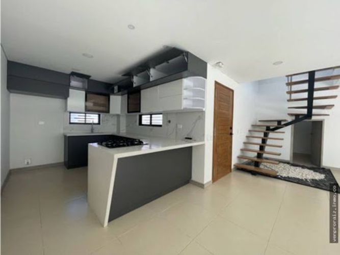 Casa de 4 alcobas en venta en El Porvenir, Rionegro, 220 m² · foto 2 de 24