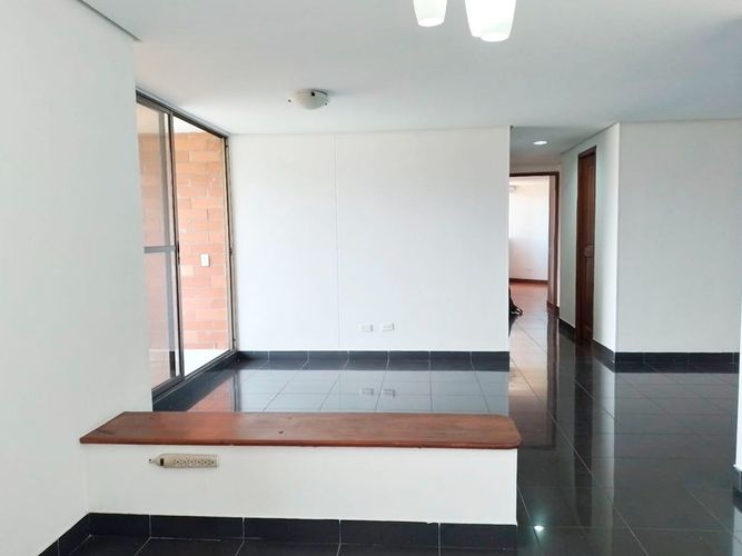 Apartamento de 3 alcobas en arriendo en El Poblado, Medellín, 110 m² · foto 2 de 19