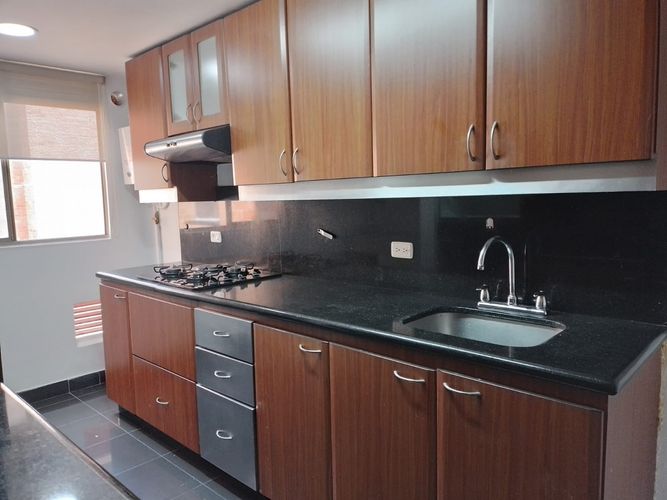 Apartamento de 3 alcobas en arriendo en El Poblado, Medellín, 110 m² · foto 4 de 19