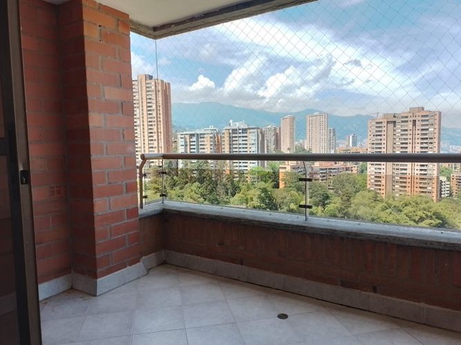 Apartamento de 3 alcobas en arriendo en El Poblado, Medellín, 110 m² · foto 19 de 19
