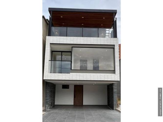 Casa de 5 alcobas en venta en El Porvenir, Rionegro, 235 m² · foto 2 de 18