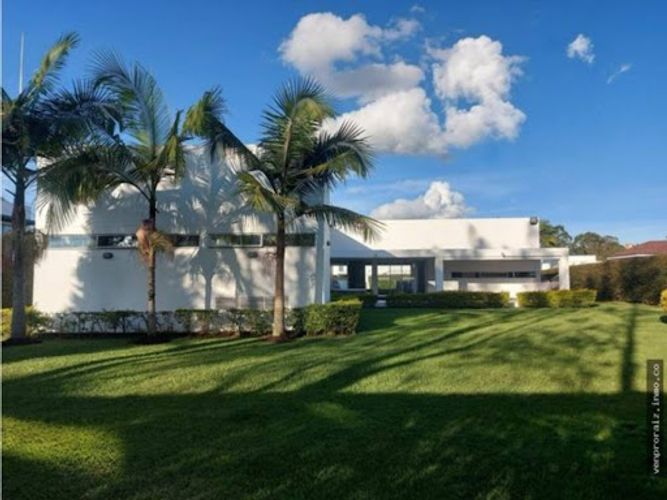 Casa de 4 alcobas en venta en El Porvenir, Rionegro, 350 m² · foto 2 de 24