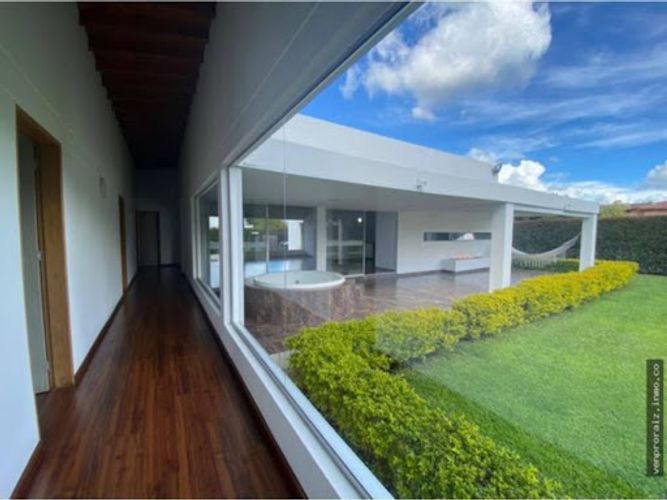 Casa de 4 alcobas en venta en El Porvenir, Rionegro, 350 m² · foto 4 de 24