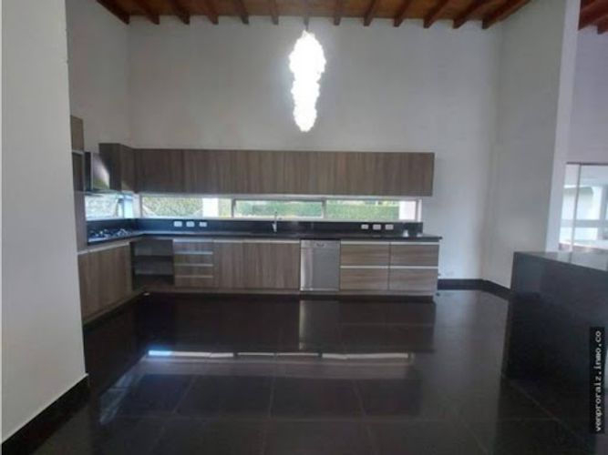 Casa de 4 alcobas en venta en El Porvenir, Rionegro, 350 m² · foto 7 de 24