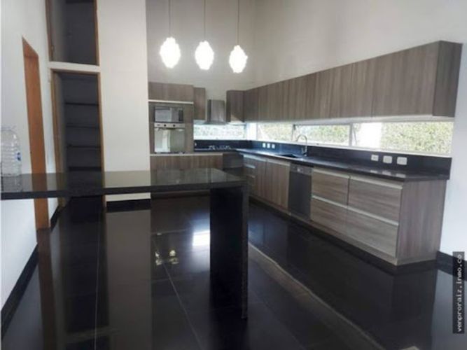 Casa de 4 alcobas en venta en El Porvenir, Rionegro, 350 m² · foto 8 de 24