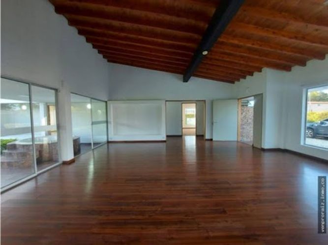 Casa de 4 alcobas en venta en El Porvenir, Rionegro, 350 m² · foto 10 de 24
