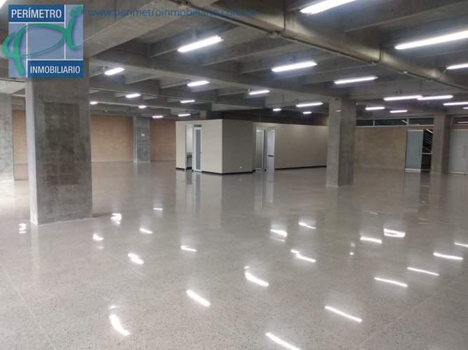 Oficina en arriendo en Guayabal, Medellín, 214 m² · foto 3 de 17