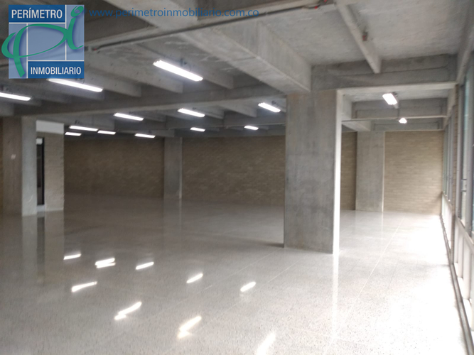 Oficina en arriendo en Guayabal, Medellín, 395 m² · foto 7 de 12