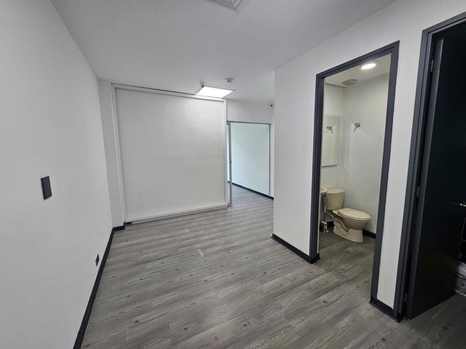 Oficina en arriendo en El Tesoro, Medellín, 35 m² · foto 2 de 16