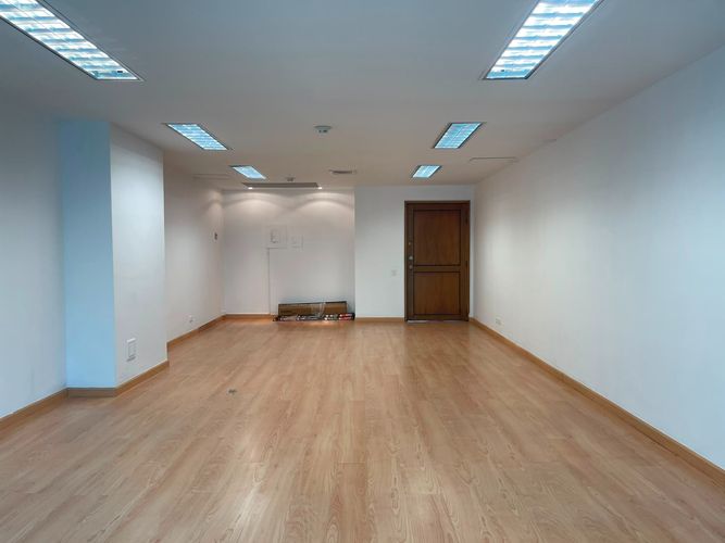 Oficina en arriendo en El Poblado, Medellín, 55 m² · foto 6 de 7