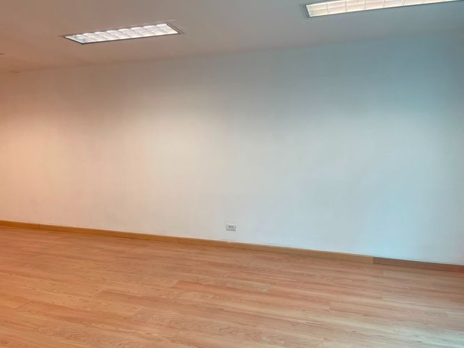 Oficina en arriendo en El Poblado, Medellín, 55 m² · foto 3 de 7