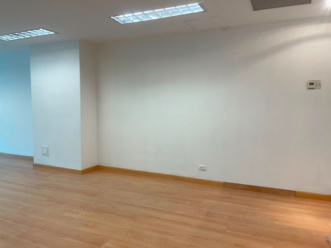 Oficina en arriendo en El Poblado, Medellín, 55 m² · foto 5 de 7