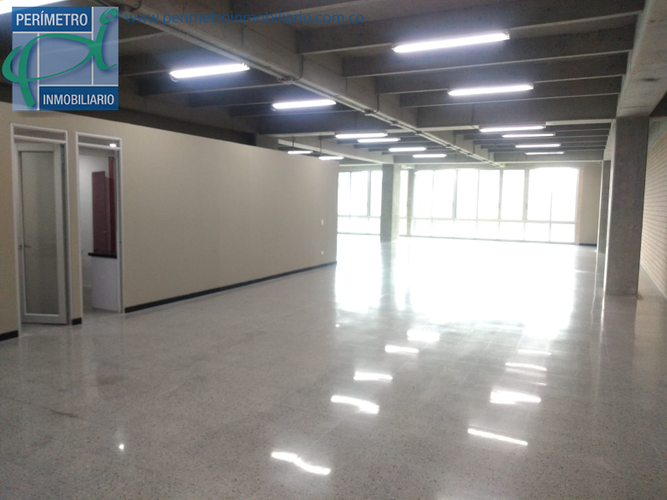 Oficina en arriendo en Guayabal, Medellín, 202 m² · foto 2 de 17