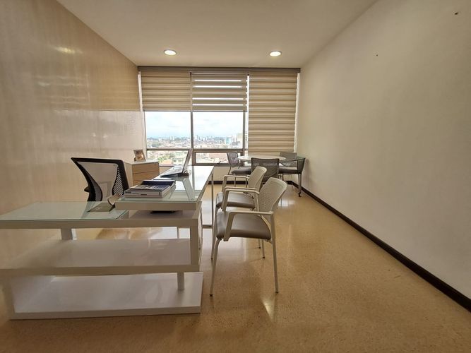 Oficina en arriendo en Sector Plaza De Bolivar, Pereira, 25 m² · foto 2 de 8