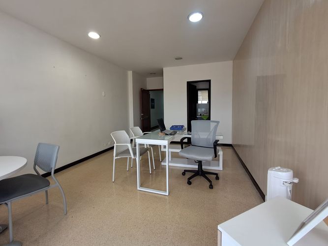 Oficina en arriendo en Sector Plaza De Bolivar, Pereira, 25 m² · foto 7 de 8