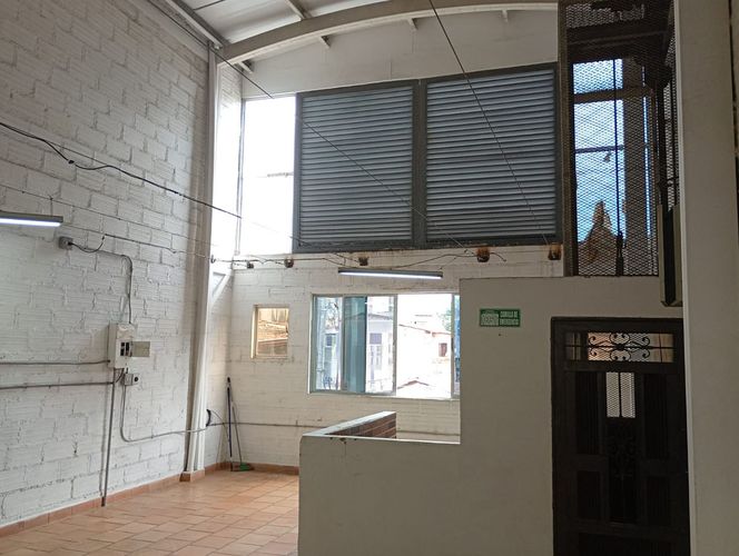 Bodega en arriendo en Cristo Rey, Medellín, 130 m² · foto 7 de 9