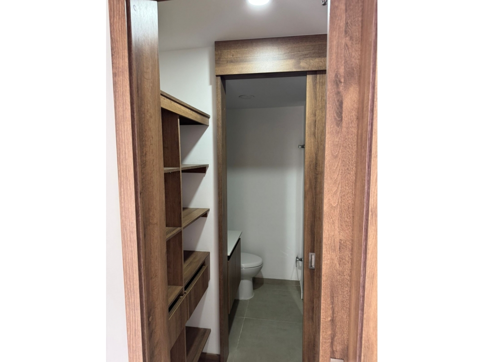 Apartamento en venta en Loma Del Barro, Envigado · foto 7 de 12
