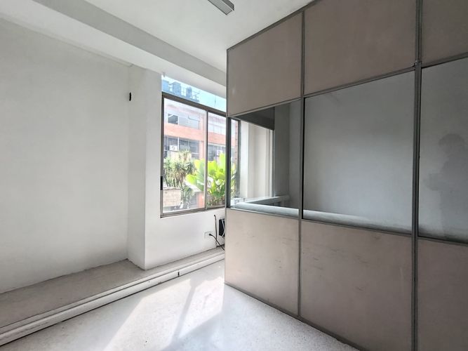 Bodega en arriendo en Cristo Rey, Medellín, 220 m² · foto 2 de 20
