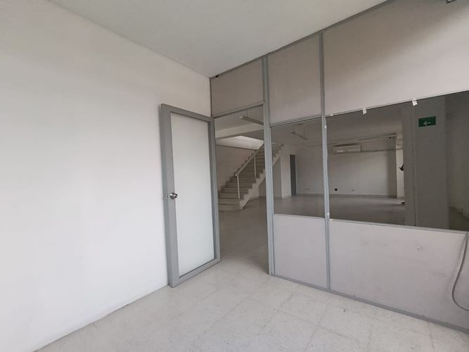 Bodega en arriendo en Cristo Rey, Medellín, 220 m² · foto 3 de 20