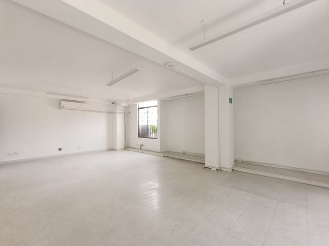Bodega en arriendo en Cristo Rey, Medellín, 220 m² · foto 7 de 20