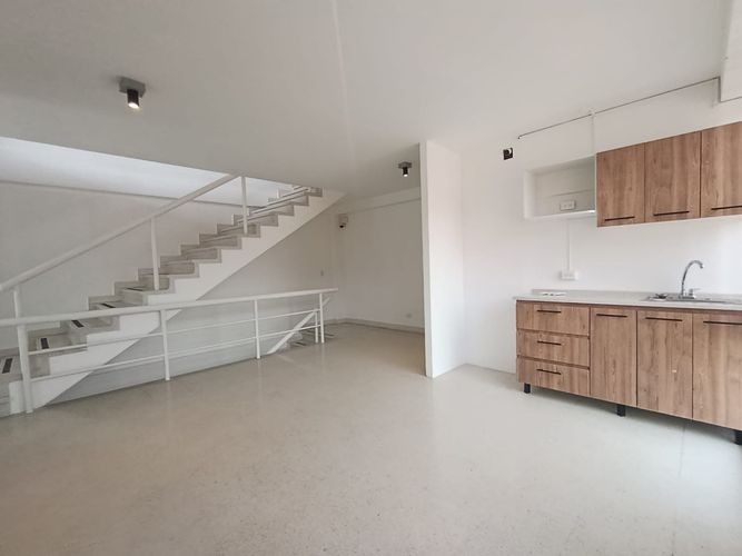 Bodega en arriendo en Cristo Rey, Medellín, 220 m² · foto 9 de 20
