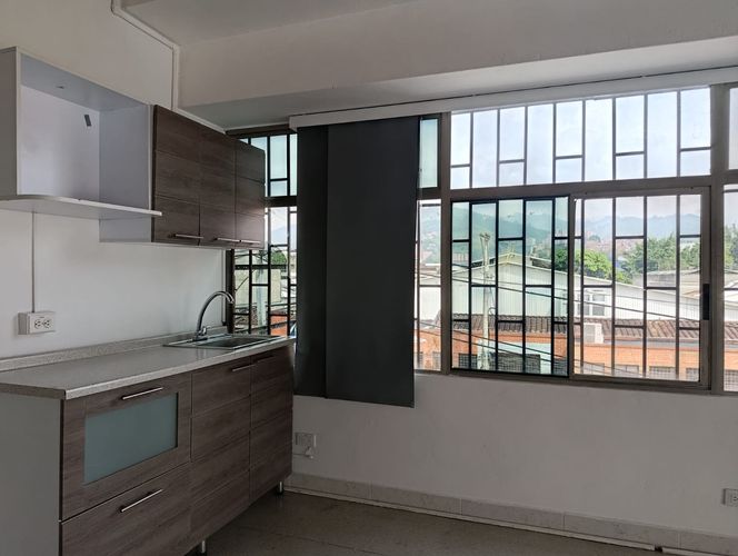 Bodega en arriendo en Cristo Rey, Medellín, 220 m² · foto 18 de 20