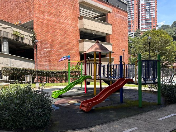 Apartamento de 3 alcobas en venta en Los Arias, Sabaneta, 75 m² · foto 4 de 12
