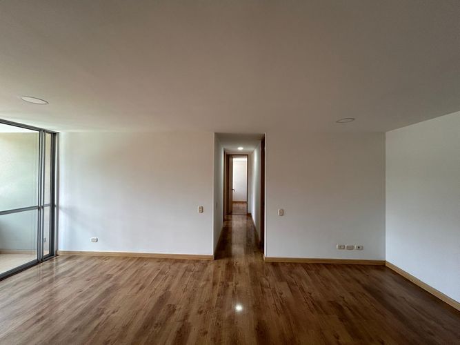 Apartamento de 3 alcobas en venta en Los Arias, Sabaneta, 75 m² · foto 6 de 12