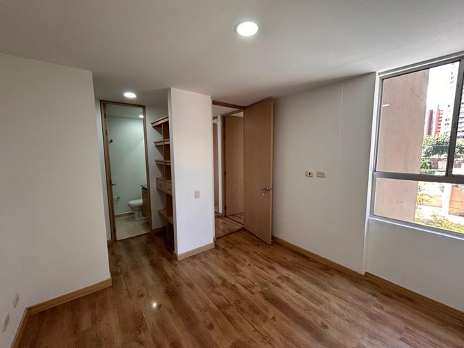 Apartamento de 3 alcobas en venta en Los Arias, Sabaneta, 75 m² · foto 7 de 12