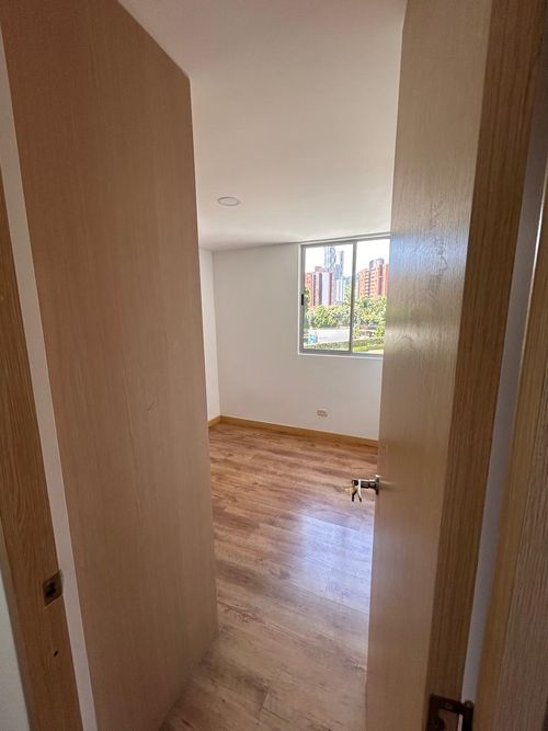 Apartamento de 3 alcobas en venta en Los Arias, Sabaneta, 75 m² · foto 10 de 12