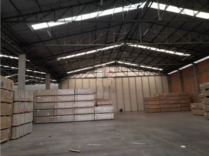Bodega en arriendo en San Pedro, Madrid, 3751 m² · foto 9 de 12