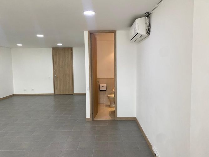 Oficina en venta en El Poblado, Medellín, 53 m² · foto 8 de 20
