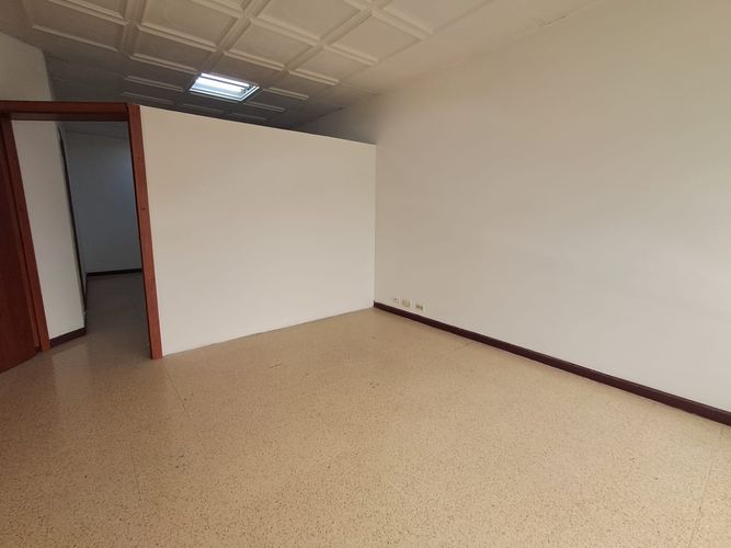 Oficina en arriendo en Sector Plaza De Bolivar, Pereira, 37 m² · foto 3 de 8