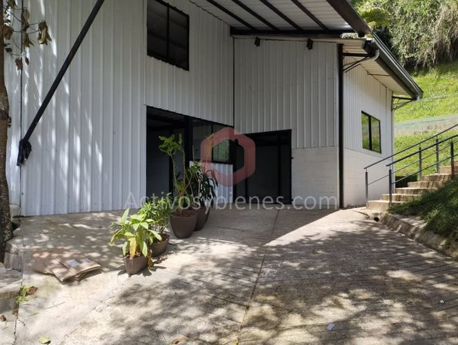 Bodega en arriendo en El Chingui, Envigado, 3700 m² · foto 3 de 24