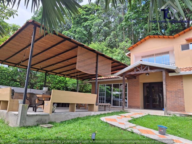 Casa de 4 alcobas en venta en Casiano, Floridablanca, 1225 m² · foto 2 de 24