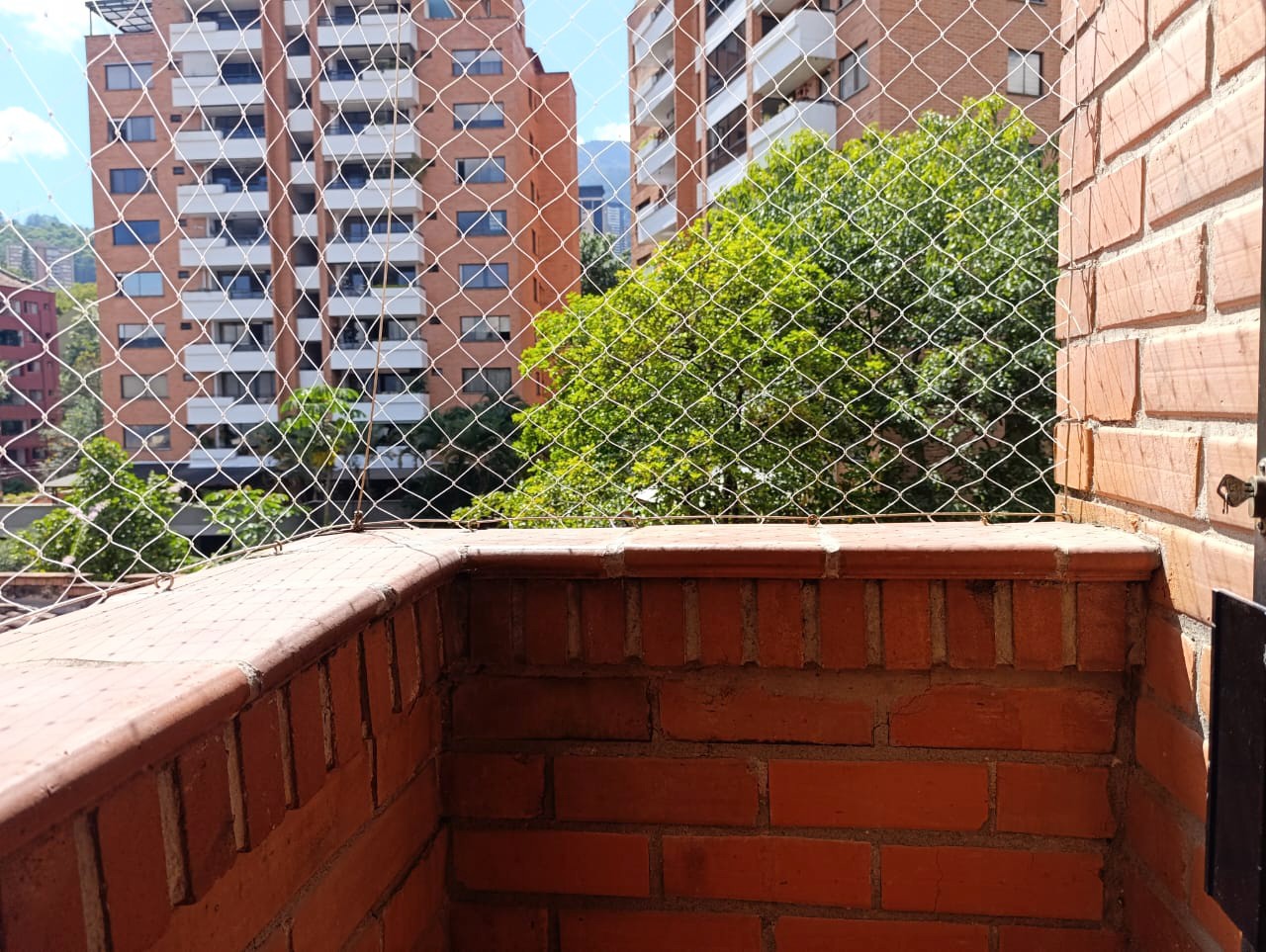 Apartamento en arriendo en El Poblado, Medellín · foto 3 de 20