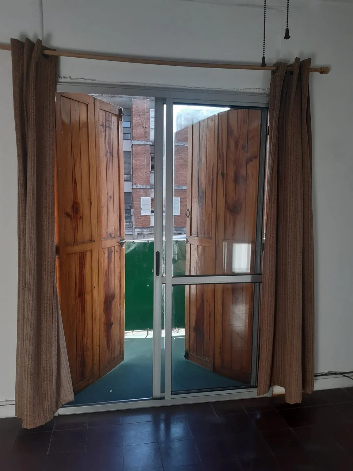 ALQUILER EN LA TEJA, 2 DORMITORIOS, SEGUNDO PISO POR ESCALERA, 2 BALCONES, SIN GASTOS COMUNES · Foto 1