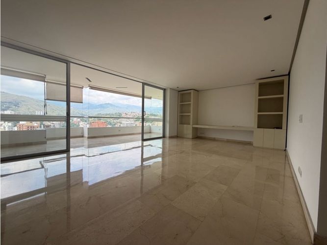 Apartamento de 3 alcobas en venta en Normandia, Cali, 280 m² · foto 2 de 23