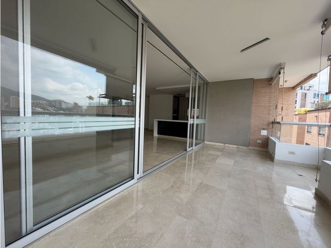 Apartamento de 3 alcobas en venta en Normandia, Cali, 280 m² · foto 4 de 23