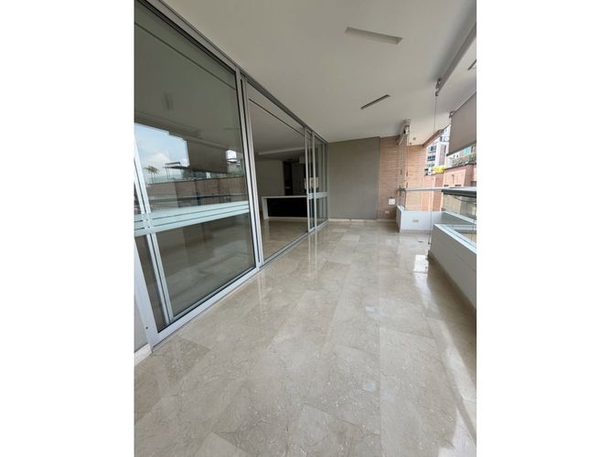 Apartamento de 3 alcobas en venta en Normandia, Cali, 280 m² · foto 6 de 23