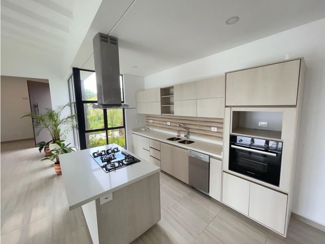 Casa de 4 alcobas en venta en Los Pinos, Armenia, 856 m² · foto 2 de 15