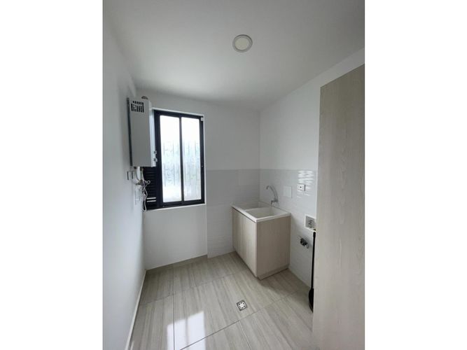 Casa de 4 alcobas en venta en Los Pinos, Armenia, 856 m² · foto 3 de 15
