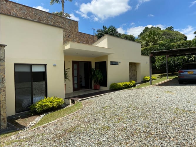 Casa de 6 alcobas en venta en Sector Parque Valencia, Armenia, 450 m² · foto 2 de 19