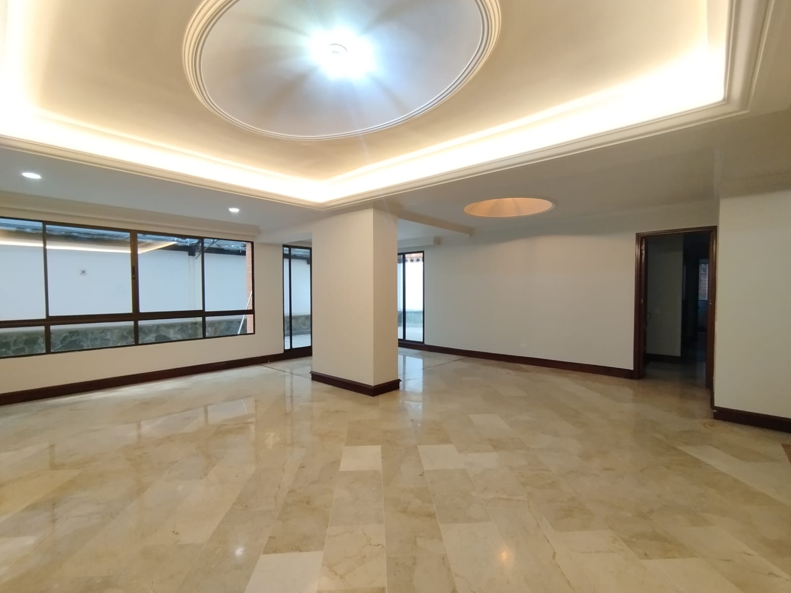 Apartamento en arriendo en El Poblado, Medellín · foto 3 de 20