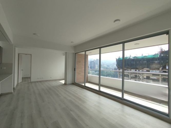 Apartamento de 2 alcobas en arriendo en El Poblado, Medellín, 94 m² · foto 5 de 14