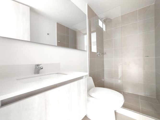 Apartamento de 2 alcobas en arriendo en El Poblado, Medellín, 94 m² · foto 7 de 14