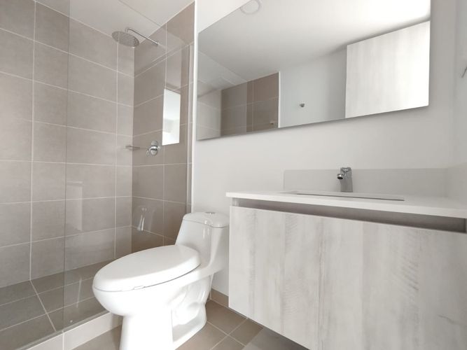 Apartamento de 2 alcobas en arriendo en El Poblado, Medellín, 94 m² · foto 12 de 14