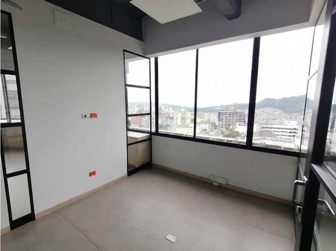 Oficina en arriendo en Cable, Manizales, 119 m² · foto 3 de 6