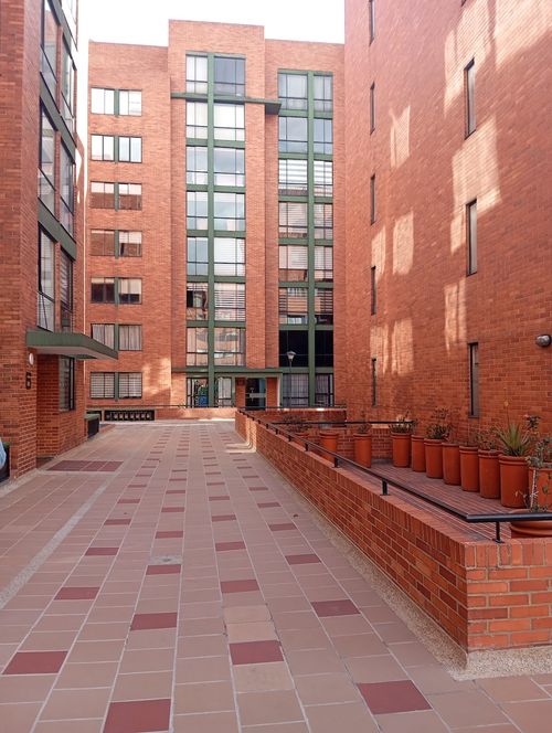 Apartamento de 3 alcobas en venta en Hayuelos, Bogotá, 70 m² · foto 2 de 15